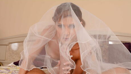 Sexy american wife Jenni Lee sucking on big cock and gets a cum blast on her face 